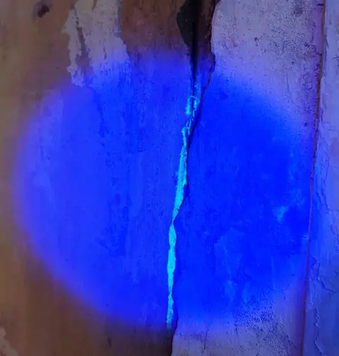 בדיקת הצפה לצינור ביוב - גילוי נזילה ע"י צבע זרחני